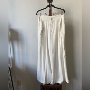 White Wide Leg Linen Pants with tan buttons Size M